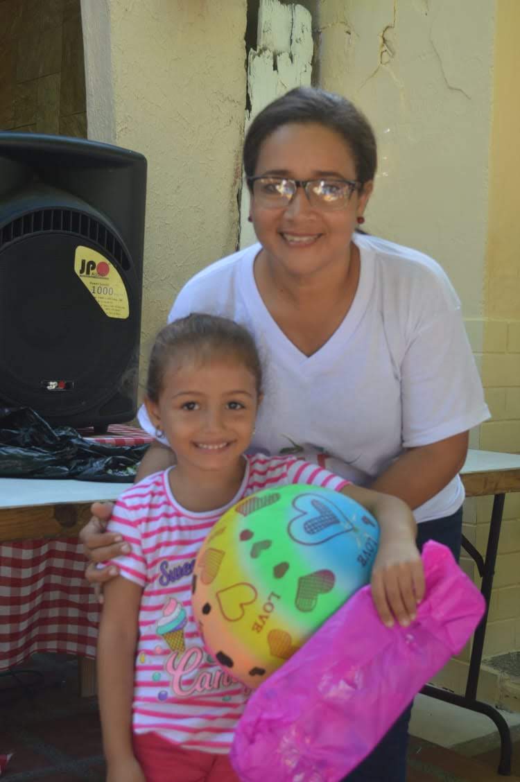 Entrega de kits escolares