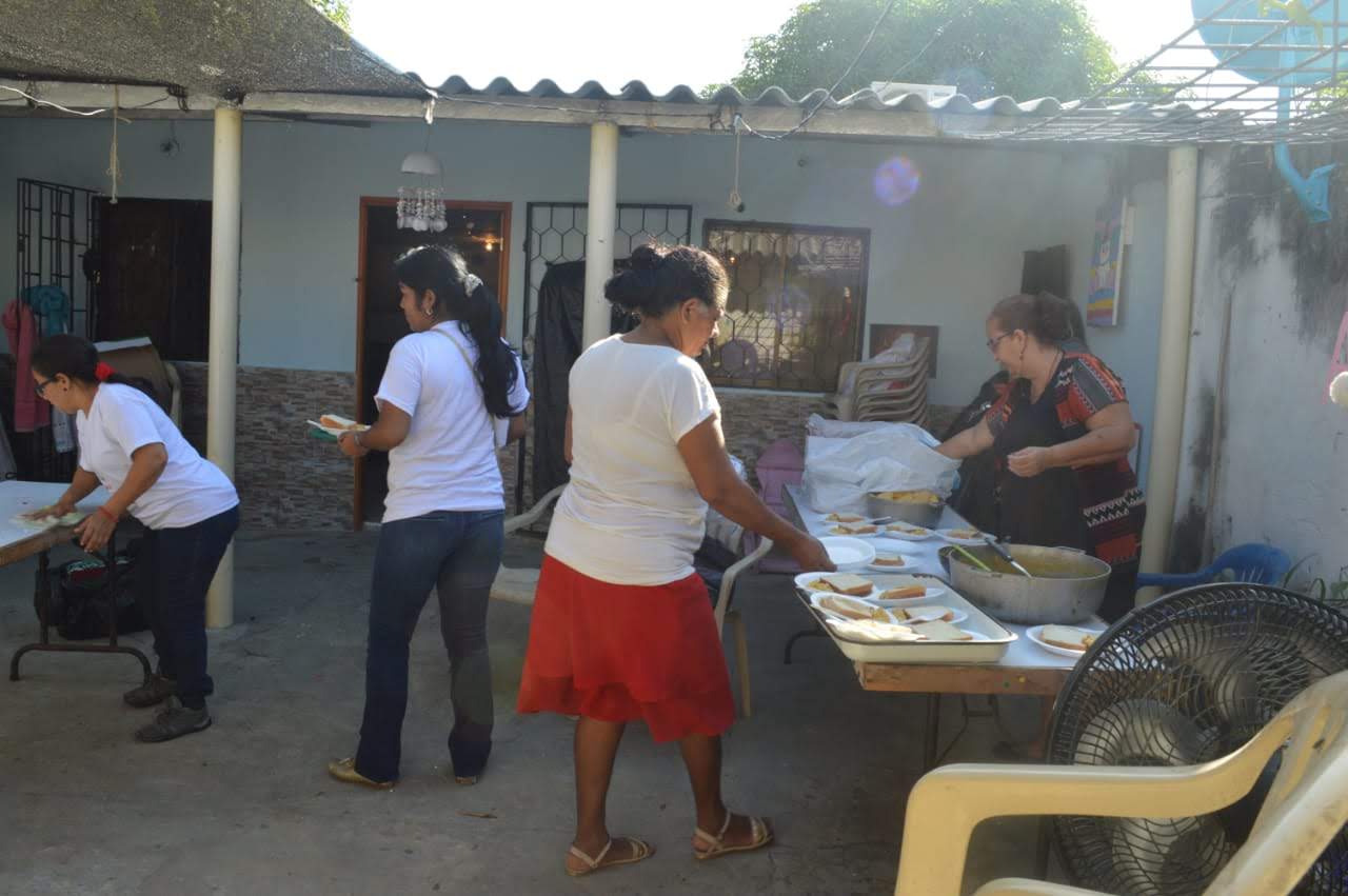 Voluntarios y familias