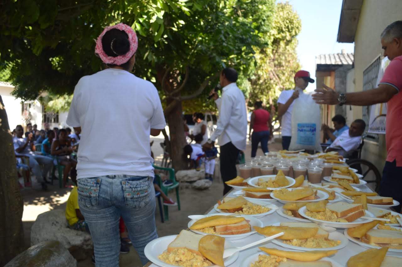 Comunidad participando